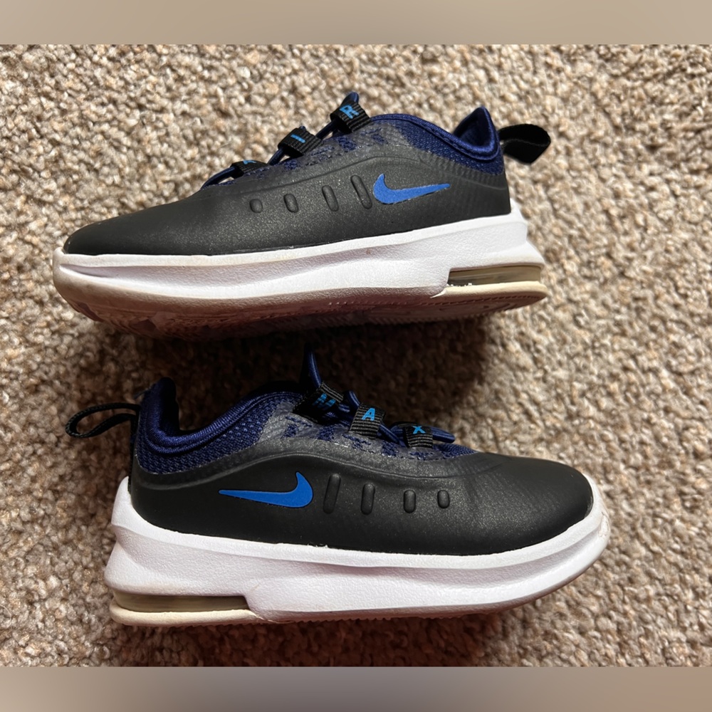 Nike air max axis boys blue sneakers 6c NO BOX B1G1 50% off